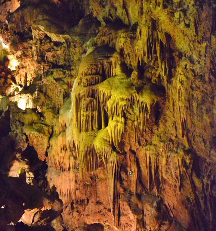 Cave-Portugal-02.jpg
