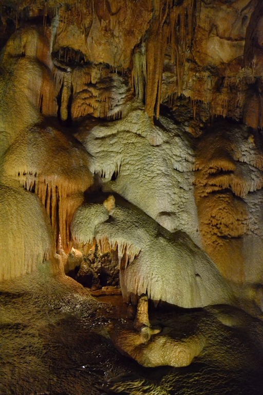 Cave-Portugal-05.jpg