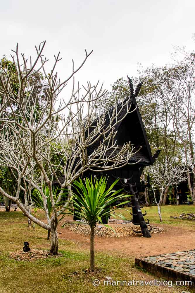 Музей Бандаам - Черный Храм Чианг Рая (Chiang Rai Black Temple - Bandaam Museum))