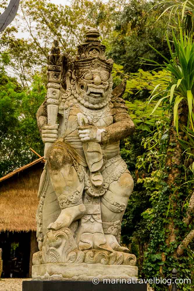 Музей Бандаам - Черный Храм Чианг Рая (Chiang Rai Black Temple - Bandaam Museum))