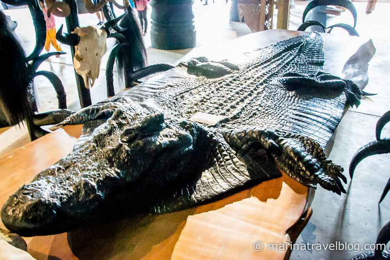 Музей Бандаам - Черный Храм Чианг Рая (Chiang Rai Black Temple - Bandaam Museum))