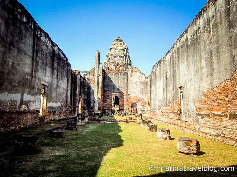 Лопбури (Lopburi) - город обезьян