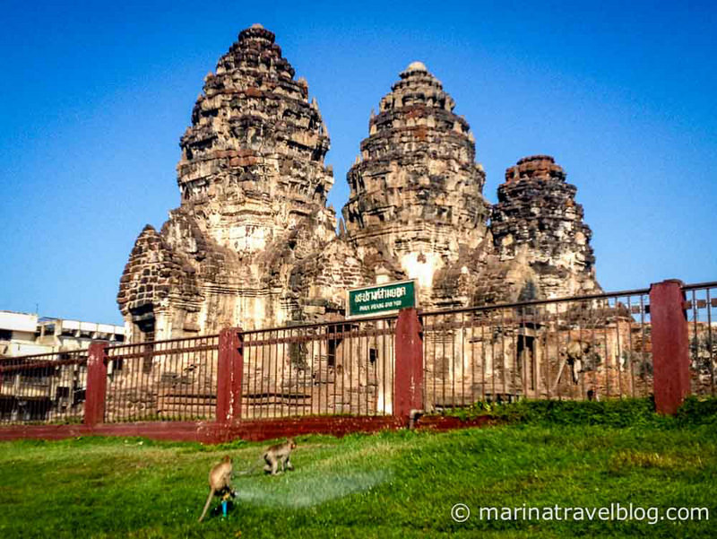 Лопбури (Lopburi) - город обезьян
