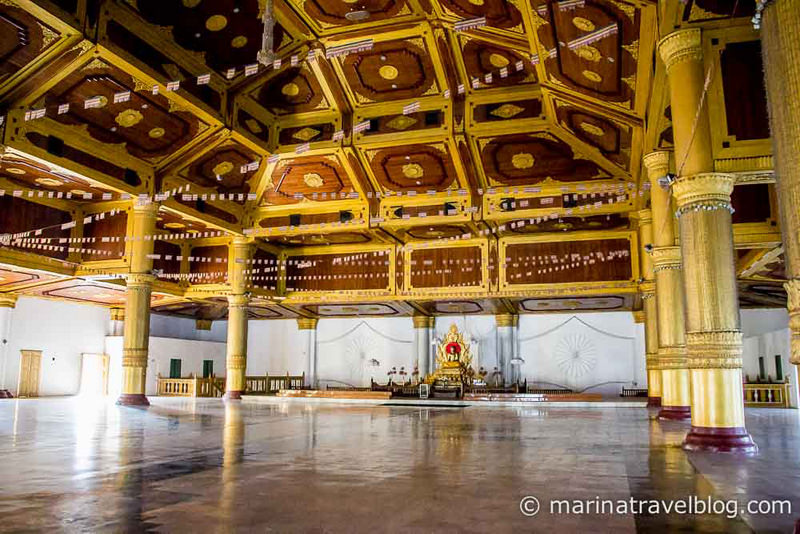 Мьянма: пагода Кутодав в Мандалае (Kuthodaw Pagoda)