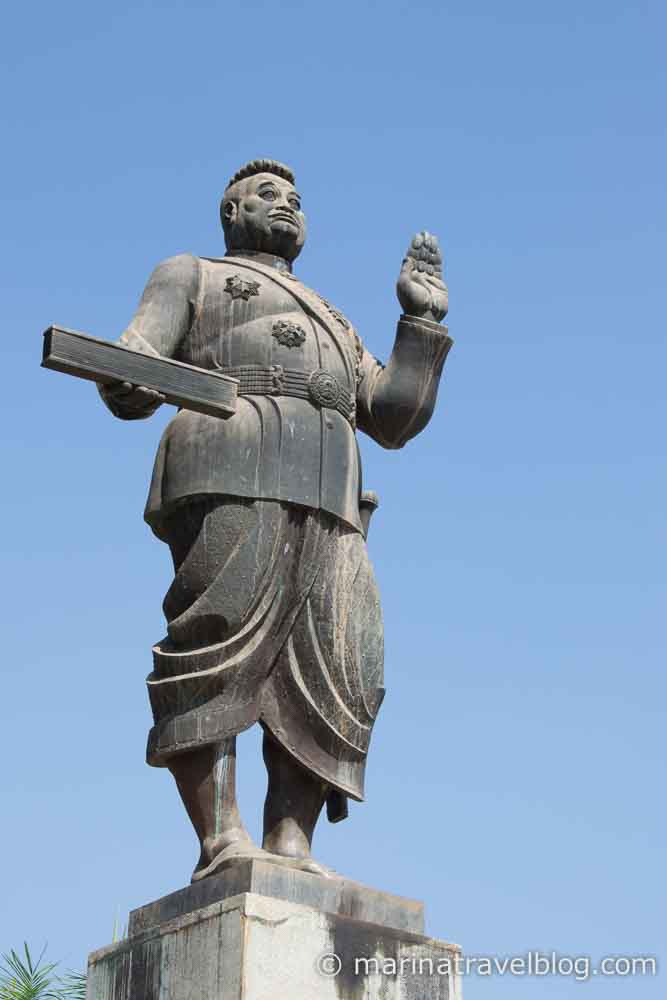 Вьентьян, Саванг Ватхана (памятник)