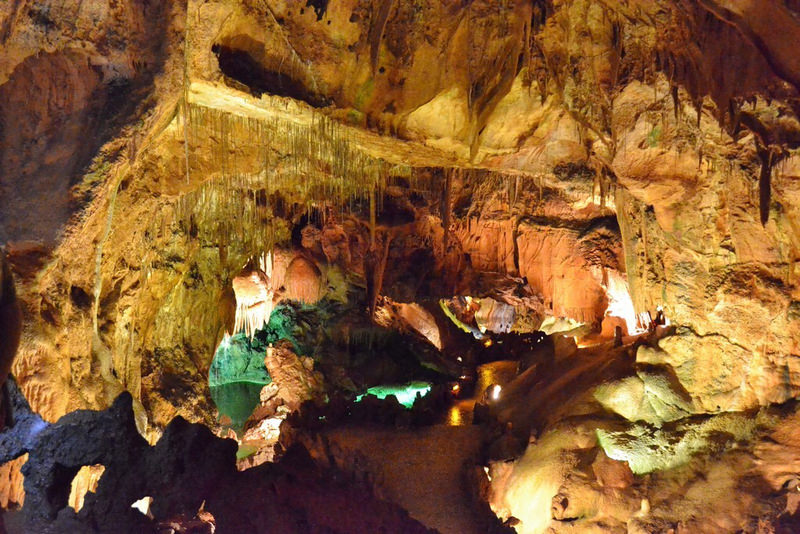 Cave-Portugal-03.jpg