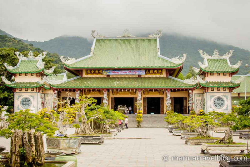 Дананг, дворец и статуи Линь Унг