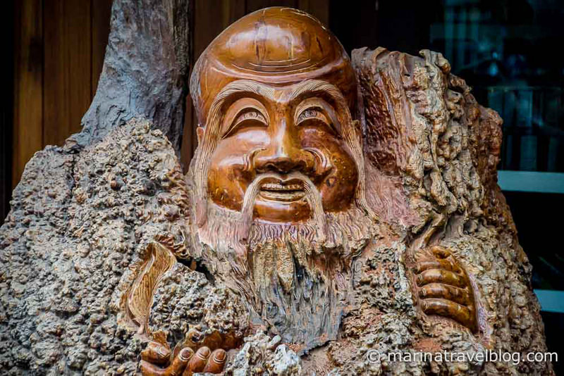 Луанг Прабанг, деревянная статуя