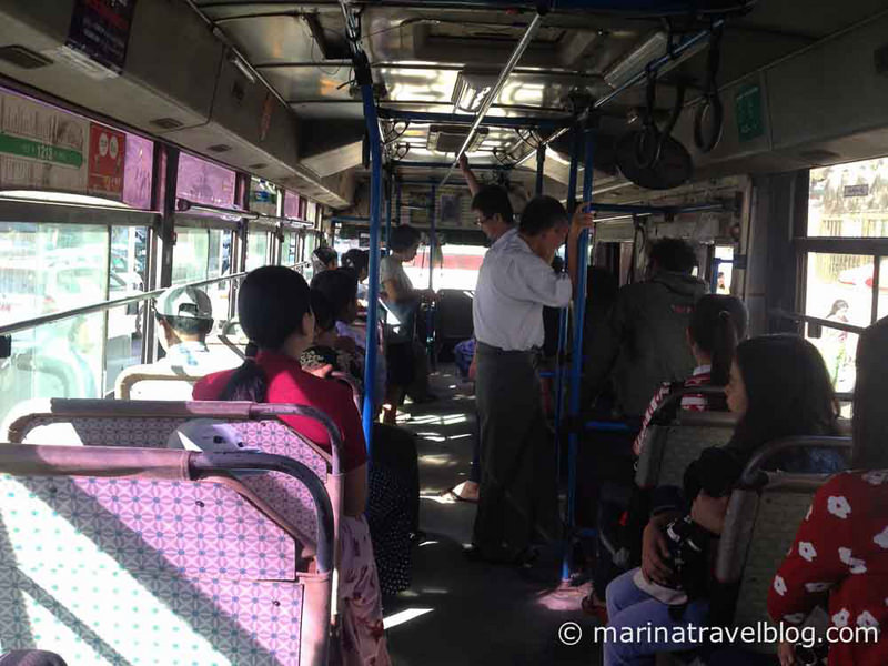 Бирманский автобус изнутри