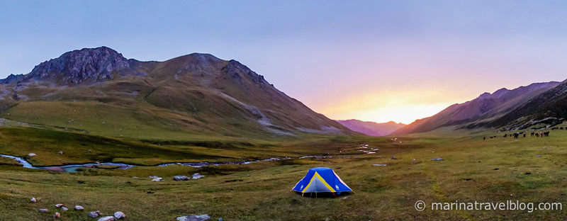 туристическая палатка