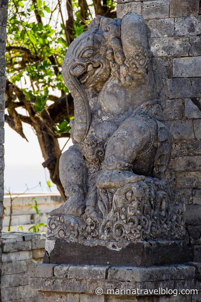 Бали. Храм в Улувату (Uluwatu)