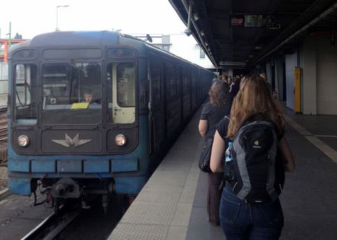 венгрия-транспорт-метро